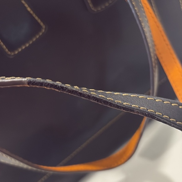 DOONEY & BOURKE TOTE - Picture 15 of 16